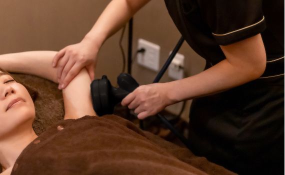 高周波エネルギーで二の腕の老廃物を排出01
